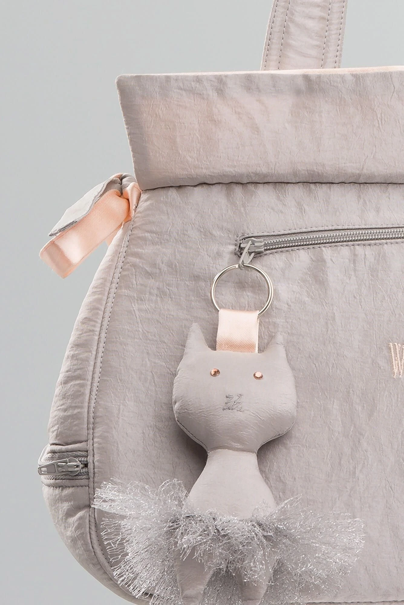 Wear Moi DIV 67 BAG- Gray-Salmon Only 3 Wear Moi DIV 67 BAG- Gray-Salmon Only